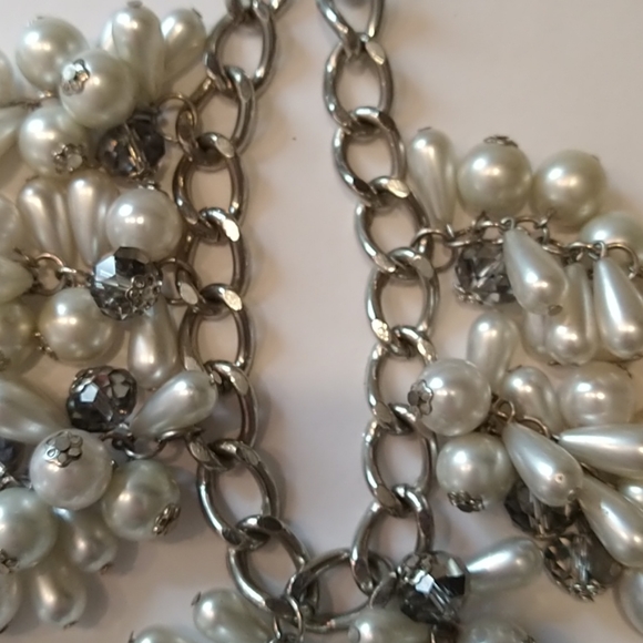 Jules Chunky Pearl Drop beaded Bib Necklace - Picture 14 of 16